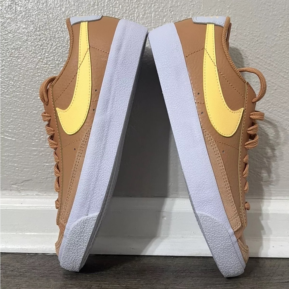Nike Blazer Low '77 (GS) Amber Brown/Melon Tint Sneaker 7Y/Women 8.5 DA4074 200 - Picture 7 of 11